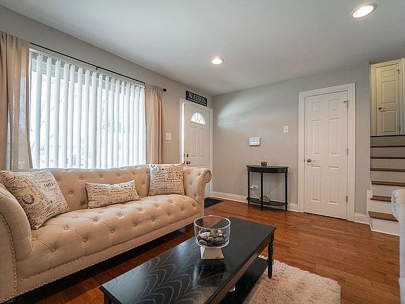 3rd image of 4447 Camden Ct
