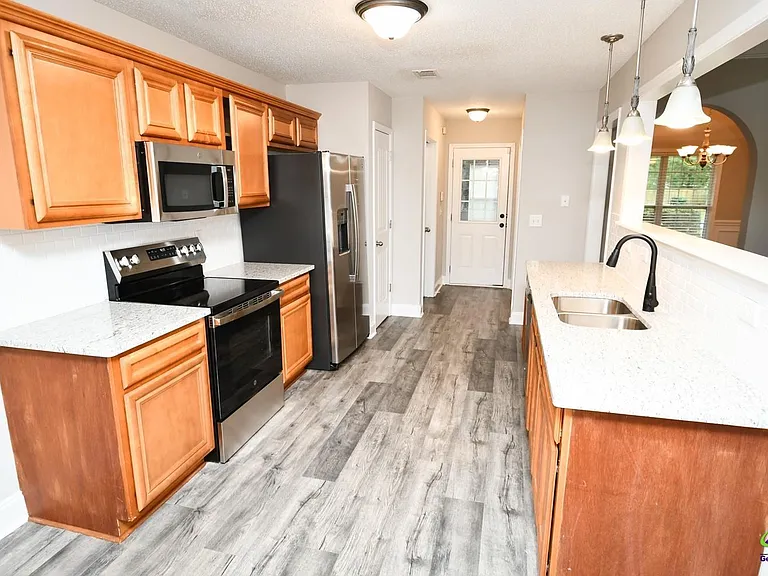 304 Newport Ave — Photo 7