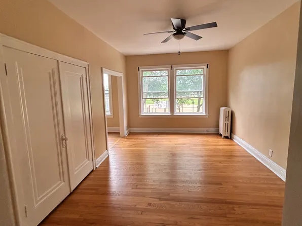 2240 W Sunnyside Ave #2, Chicago, IL 60625