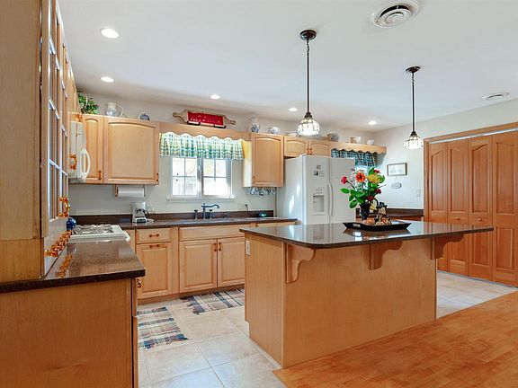 5th image of 1111 S Giddings St