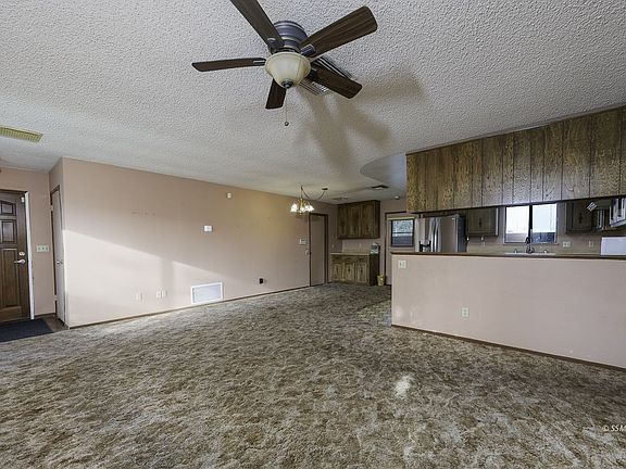 3rd image of 219 W Church Ave