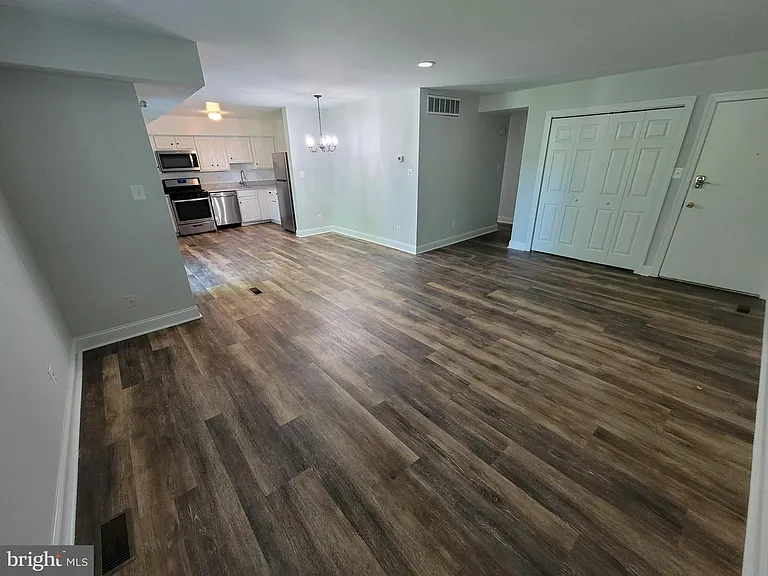 367 Homeland Southway #1B — Photo 3