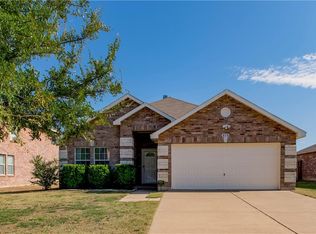 818 Wild Prairie Dr, Arlington, TX 76002