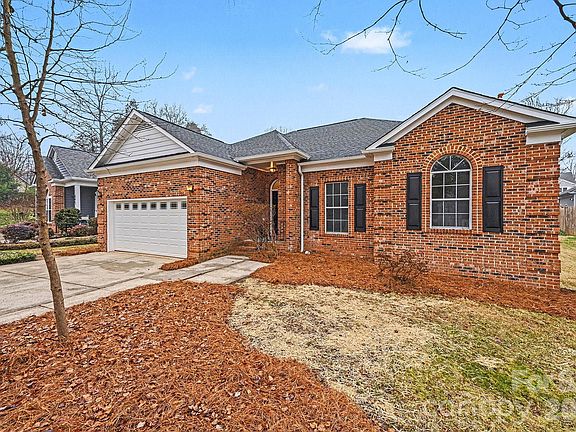 4th image of 150 Ashford Hollow Ln