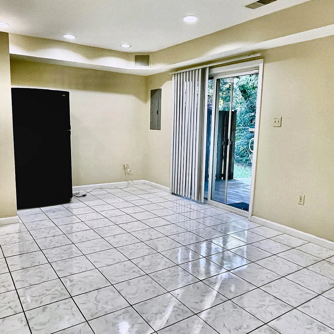 1 bed, 1.0 bath, 792 sqft, $1,200 — Photo 2