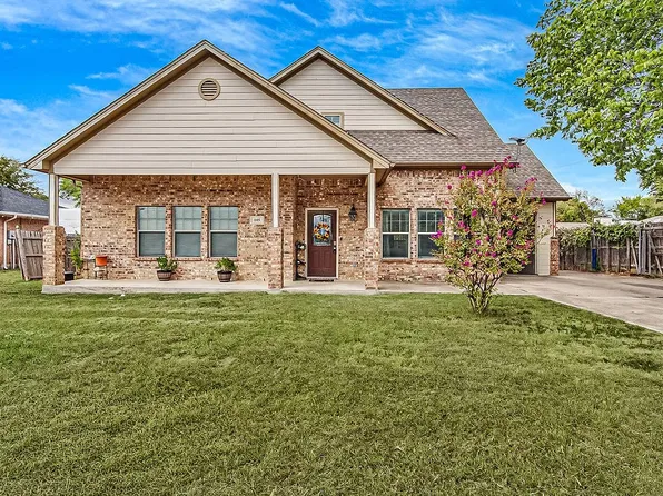 105 Water Ln, Crowley, TX 76036