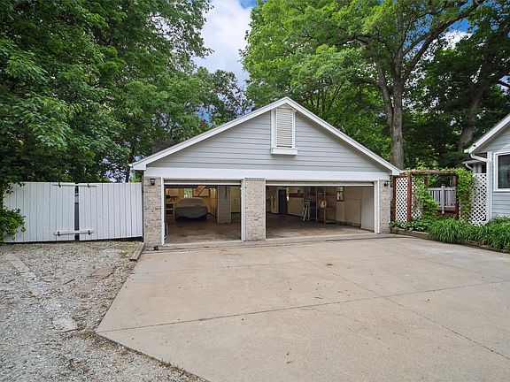 2nd image of 6913 NE Berwick Dr