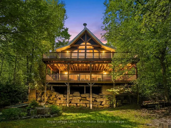 1234 Shea Rd #10, Muskoka Lakes, ON P0B 1M0