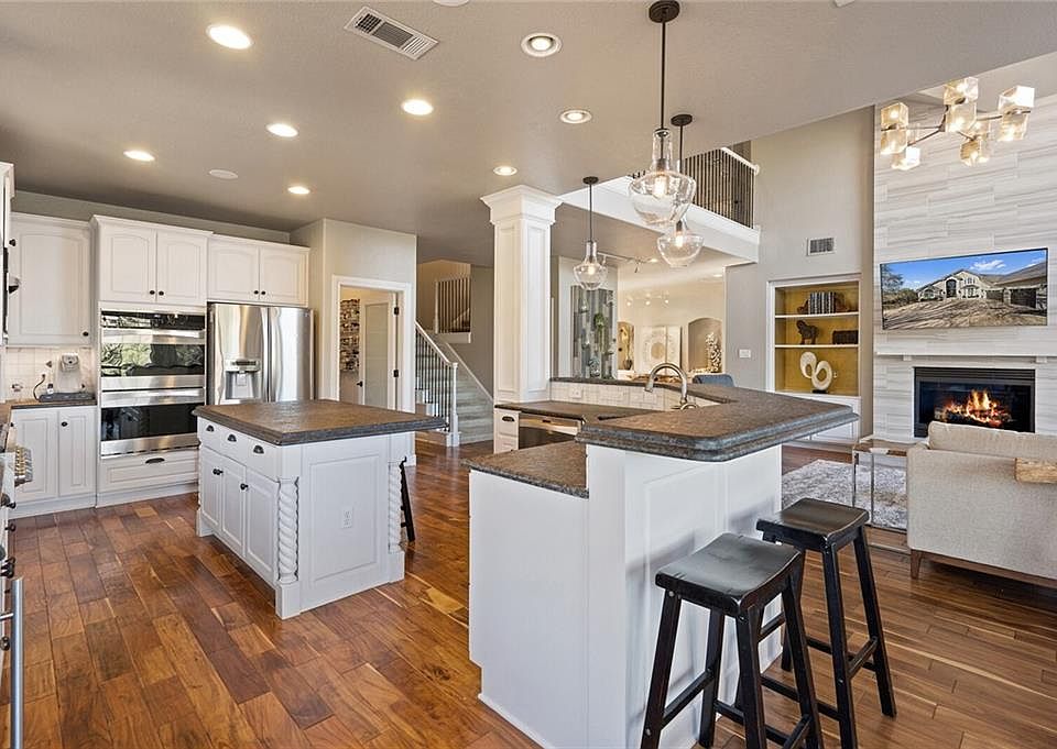 1st image of 418 Luna Vista Dr