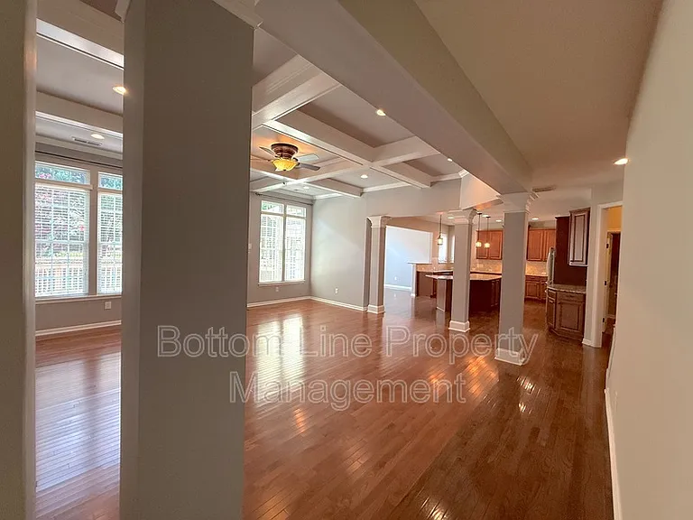 15007 Skypark Dr — Photo 8