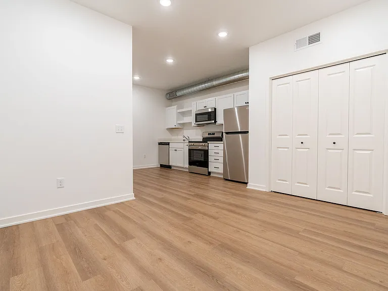 110 N Delaware Ave — Photo 35