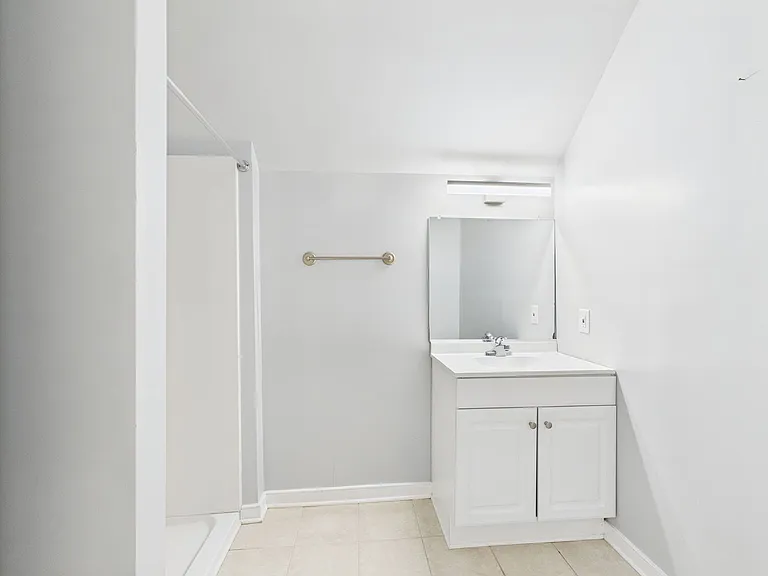 12017 Hunton Crossing Pl — Photo 36