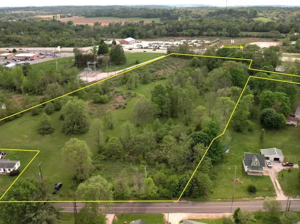 W Hancock Ave, Mitchell, IN 47446