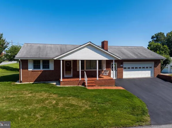 201 1st St, Luray, VA 22835
