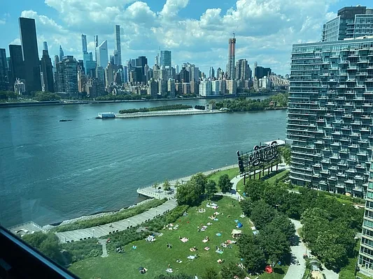 Rented by Luxury Apartments LIC | media 5