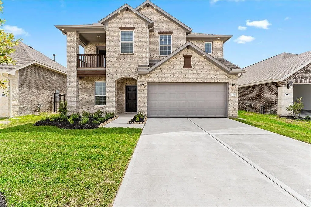 5 bed, 3.5 bath, 1990 sqft, $3,800 — Photo 1