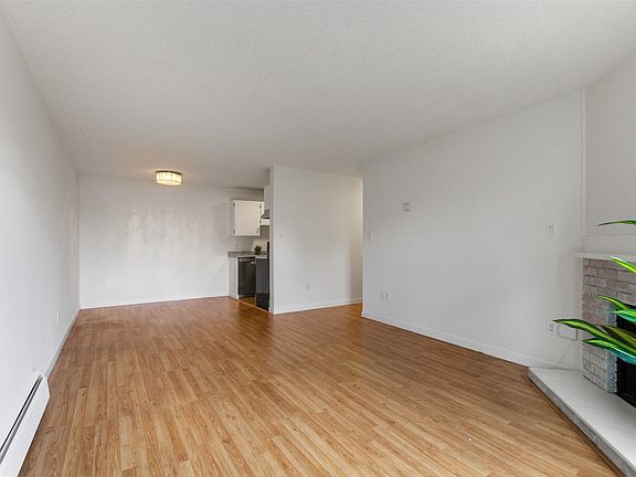 5th image of 9202 Horne St #216