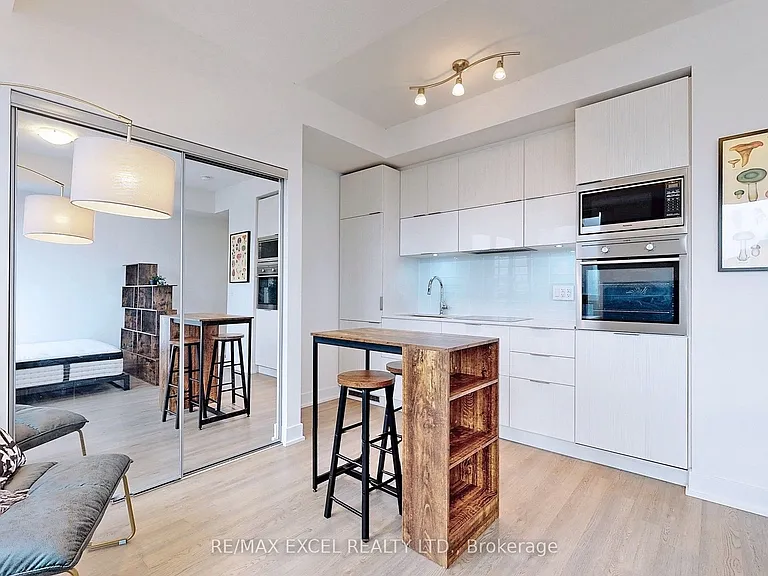 318 Richmond St W #2505 — Photo 8