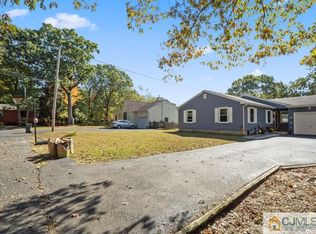 52 Morton Ave, Monroe Township, NJ 08831