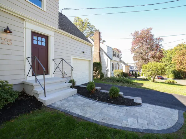 25 Buell Street, North Haven, CT 06473