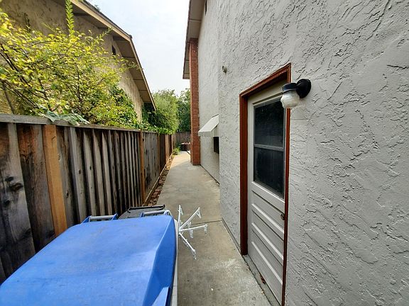5th image of 7347 Phinney Way