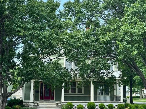 510 E Chippewa St, Paola, KS 66071