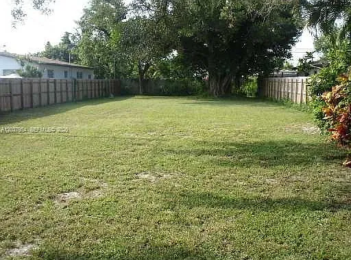 2434 Pierce St — Photo 2
