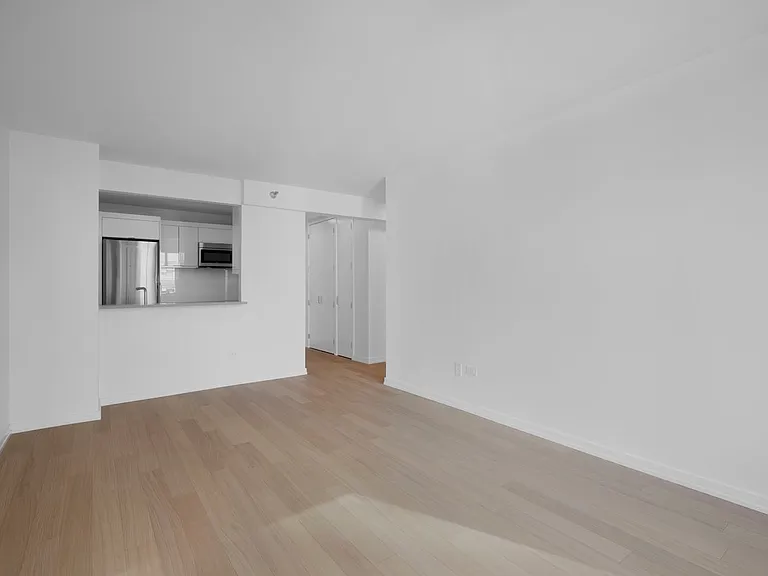 75 W End Ave #S8J — Photo 5