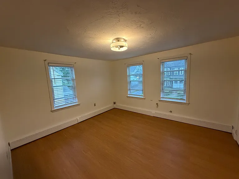 15-17 Chestnut St #1 — Photo 12