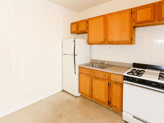 2nd image of 1211 W Elmdale Ave #G5