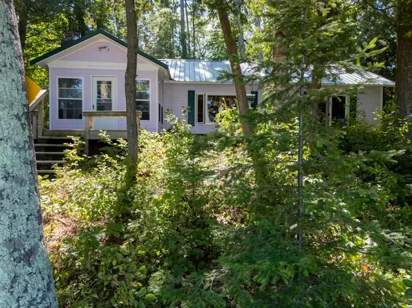 25895 Pine St, Beaver Island, MI 49782