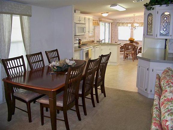 4th image of 5250 Laurel Oak Dr