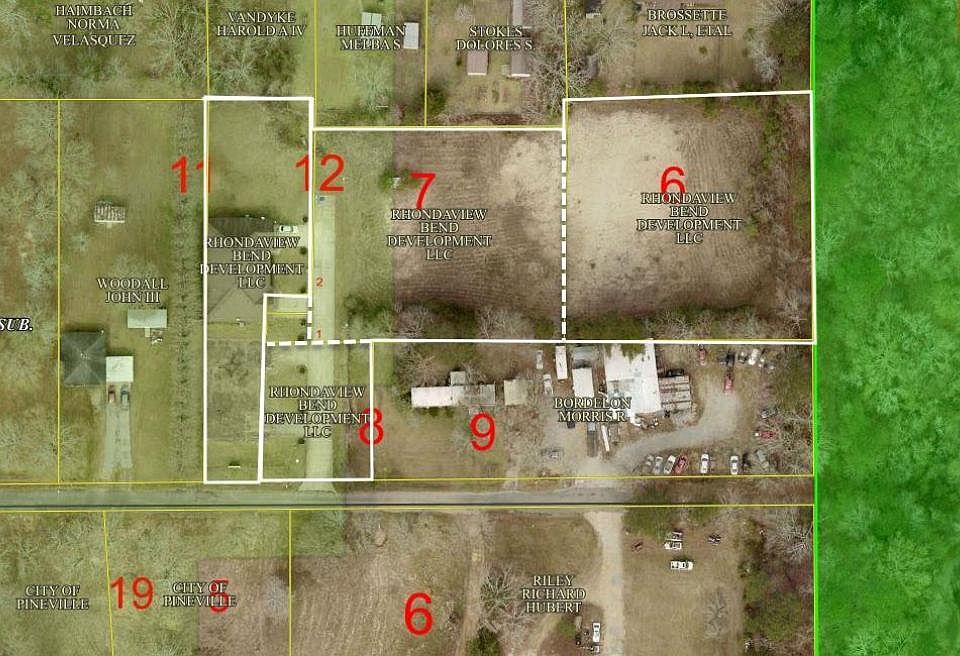 1st image of 215 Davis Dr
