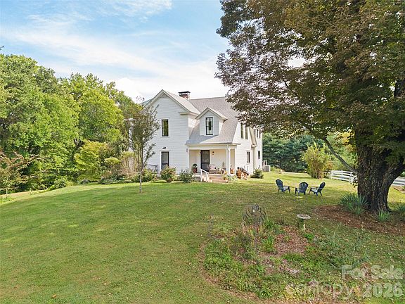 3rd image of 609 Auburn Rd