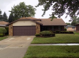 4232 Cedarwood Ln, Matteson, IL 60443