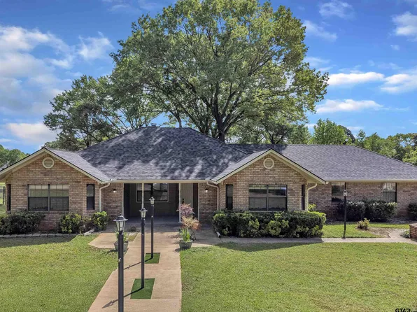 105 Lindsey Brook Ln, Longview, TX 75605