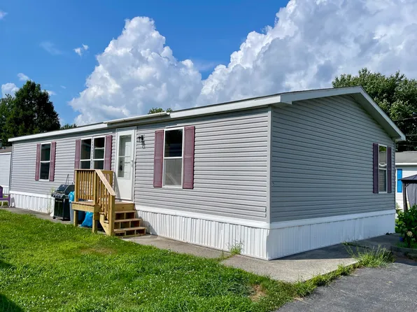 15 Young Avenue, Brunswick, ME 04011