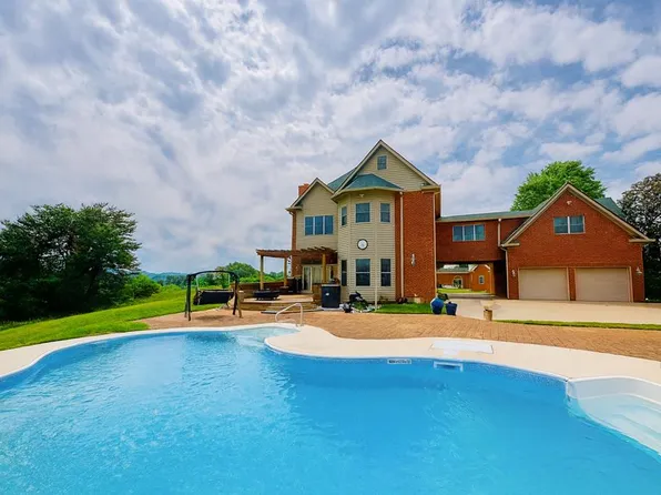 105 Mountain View Ct, Pikeville, KY 41501