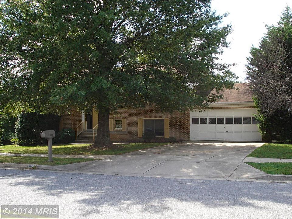 1st image of 9907 Dale Dr
