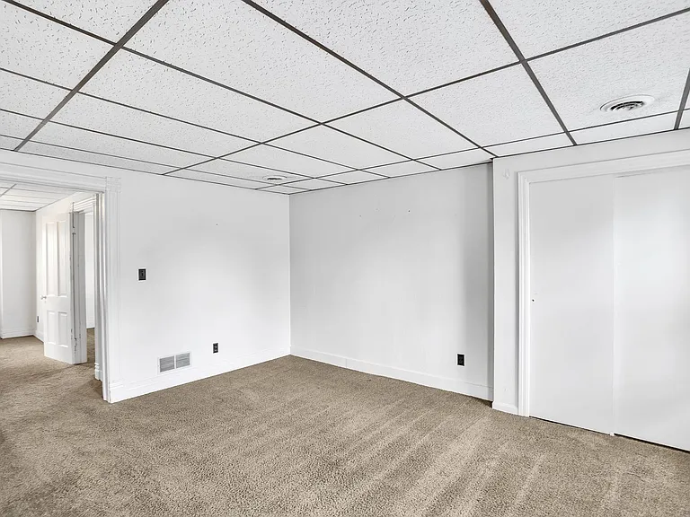 122 1st St #2 — Photo 9