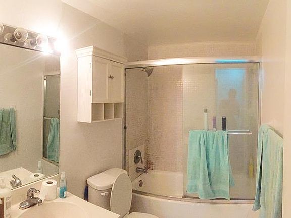 4th image of 1000 West Ave APT 305