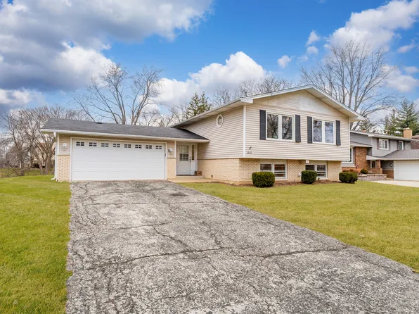 1840 Bolson Dr, Downers Grove, IL 60516