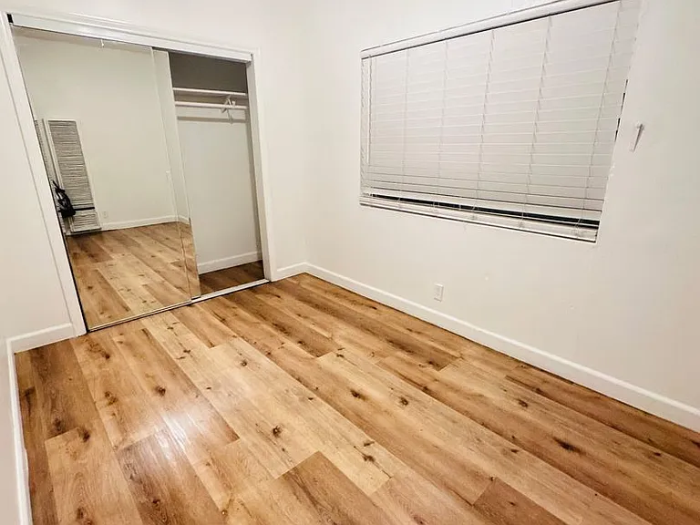 6717 S San Pedro St — Photo 2