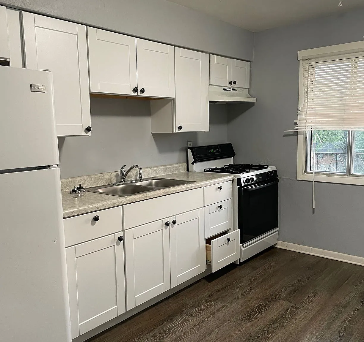 2 bed, 800 sqft, $1,295 — Photo 2