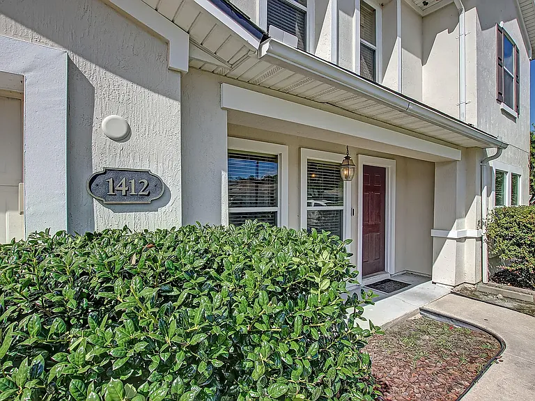1412 Dunns Lake Dr — Photo 3