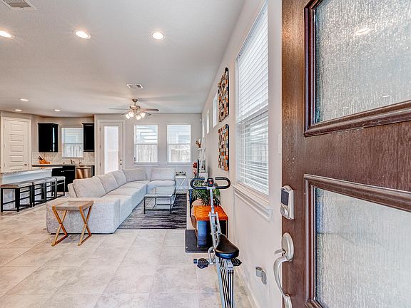 3rd image of 3209 Planters Peak Dr