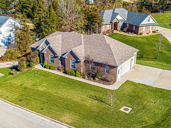 2nd image of 2615 Lakeland Dr