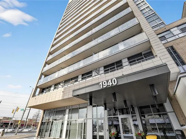 1940 Ironstone Dr #1006, Burlington, ON L7L 0E4