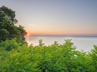 580 Lake Shore Rd, Grafton, WI 53024