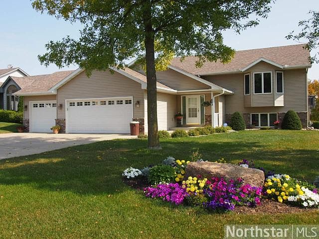 1st image of 603 Lady Slipper Ave NE